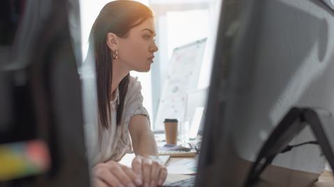 Woman 2 screens